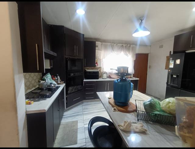 3 BEDROOM HOUSE FOR SALE IN BEDWORTH PARK
